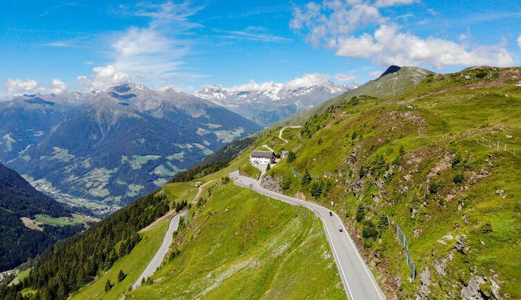 Passstraße am Jaufenpass